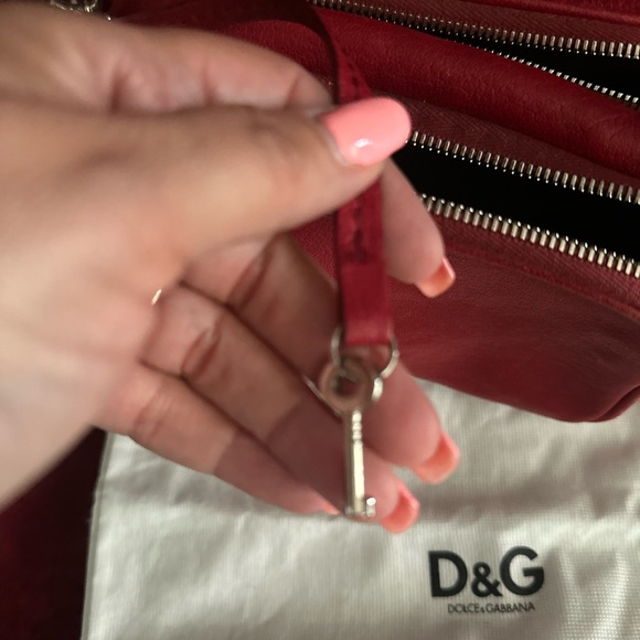 D&G Red Leather Top Zip Camera Shoulder BagW/Dust bag - Picture 3 of 16